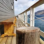 Cape Marina Penthouse אכסניה Skarsvåg